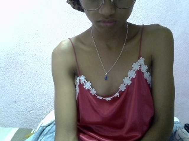 Yalane live cam on BongaCams