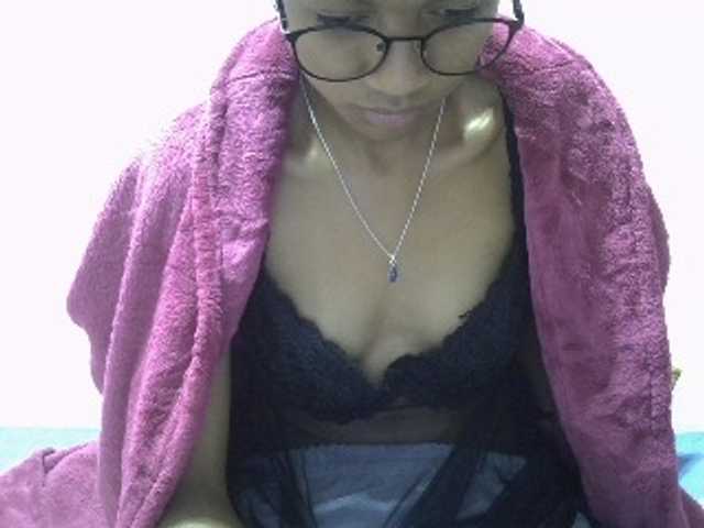 Yalane live cam on BongaCams