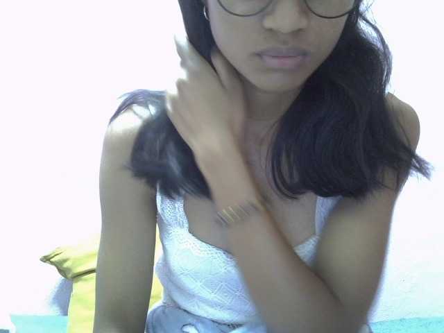 Yalane live cam on BongaCams