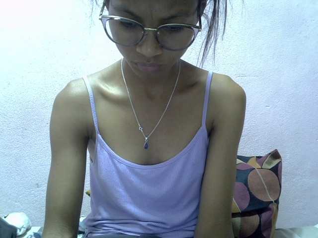 Yalane live cam on BongaCams