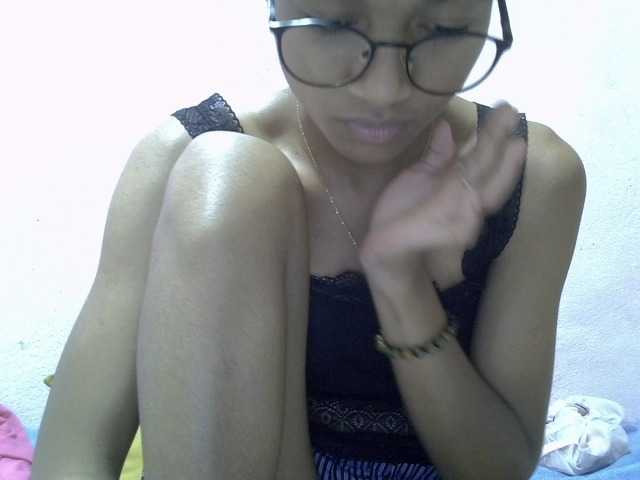 Yalane live cam on BongaCams