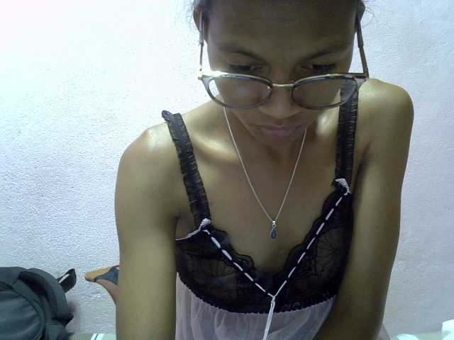 Yalane live cam on BongaCams