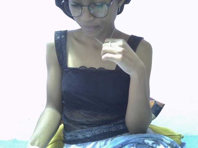 Yalane live cam on BongaCams