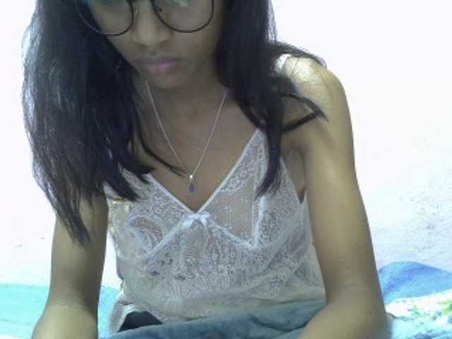 Yalane live cam on BongaCams
