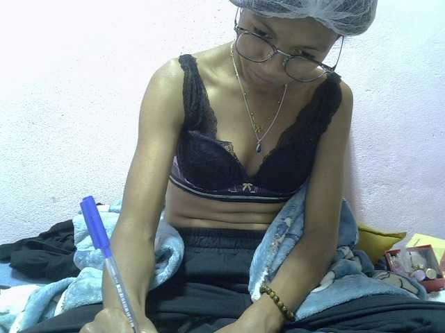 Yalane live cam on BongaCams