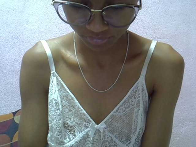 Yalane live cam on BongaCams