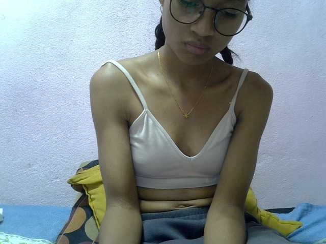 Yalane live cam on BongaCams