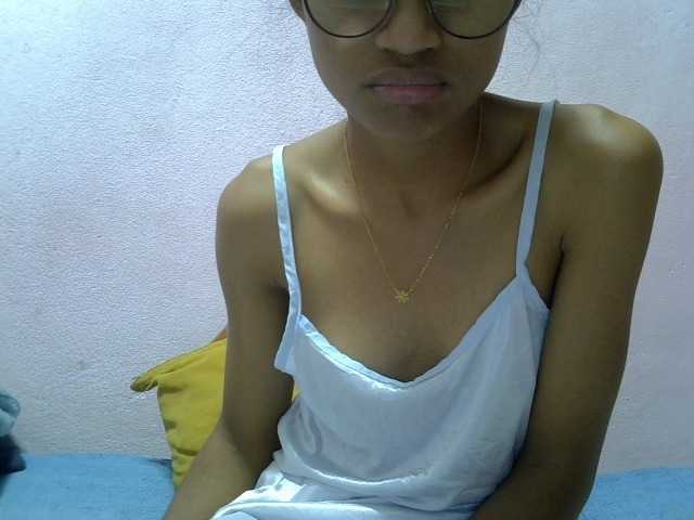 Yalane live cam on BongaCams
