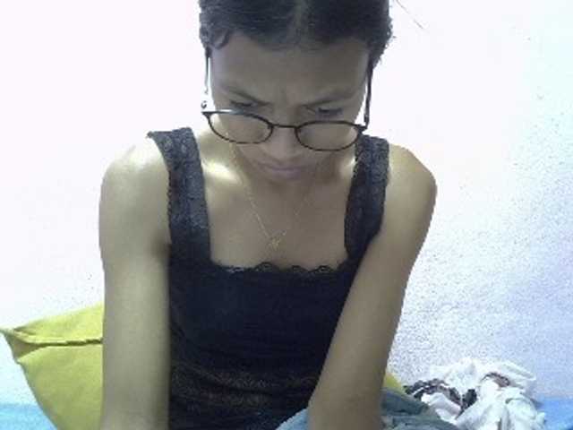 Yalane live cam on BongaCams