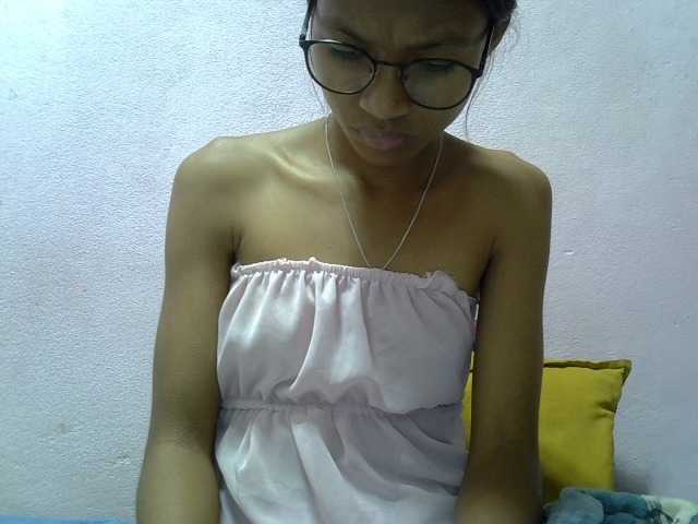 Yalane live cam on BongaCams