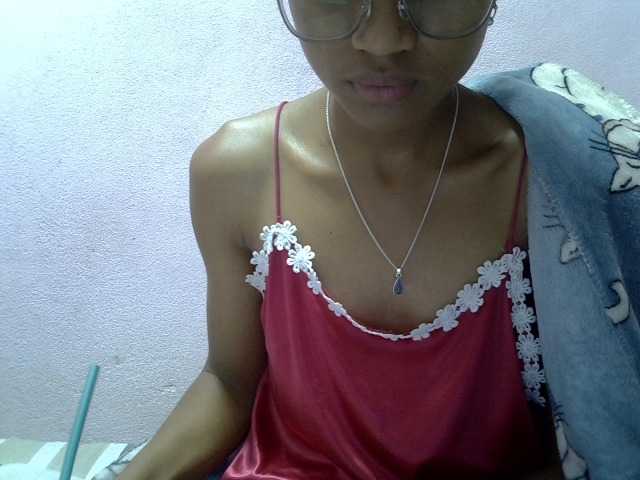 Yalane live cam on BongaCams
