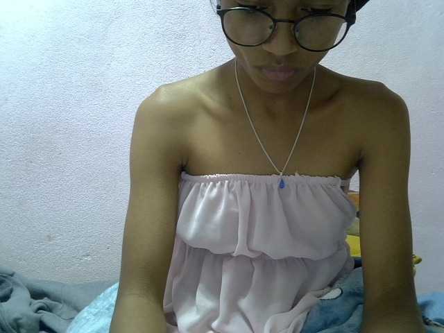 Yalane live cam on BongaCams