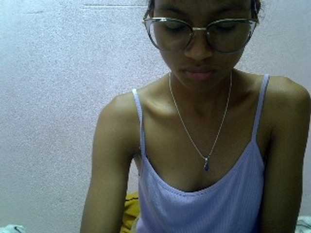 Yalane live cam on BongaCams