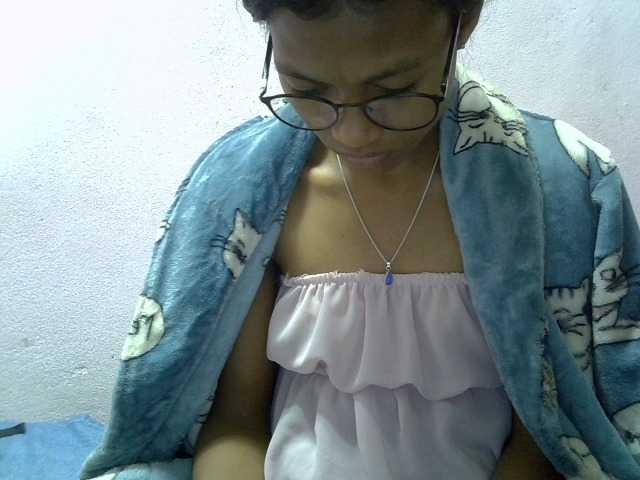 Yalane live cam on BongaCams