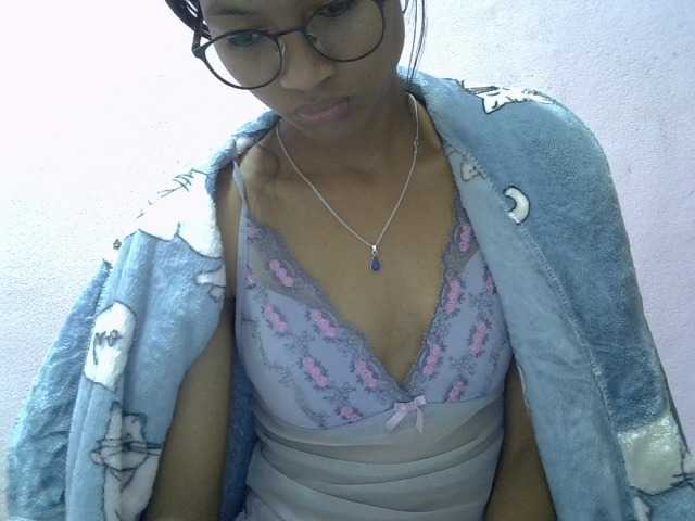 Yalane live cam on BongaCams