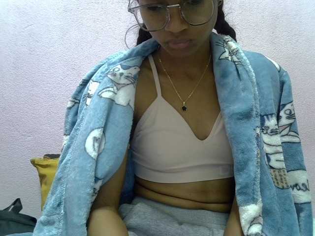 Yalane live cam on BongaCams