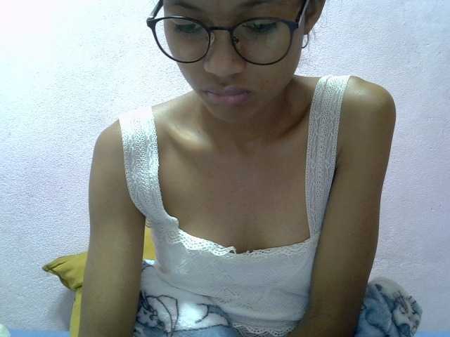 Yalane live cam on BongaCams