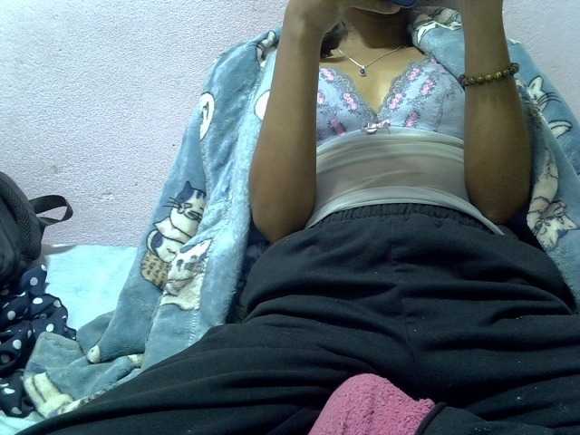 Yalane live cam on BongaCams