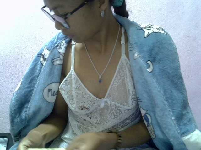 Yalane live cam on BongaCams