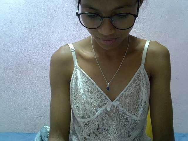Yalane live cam on BongaCams
