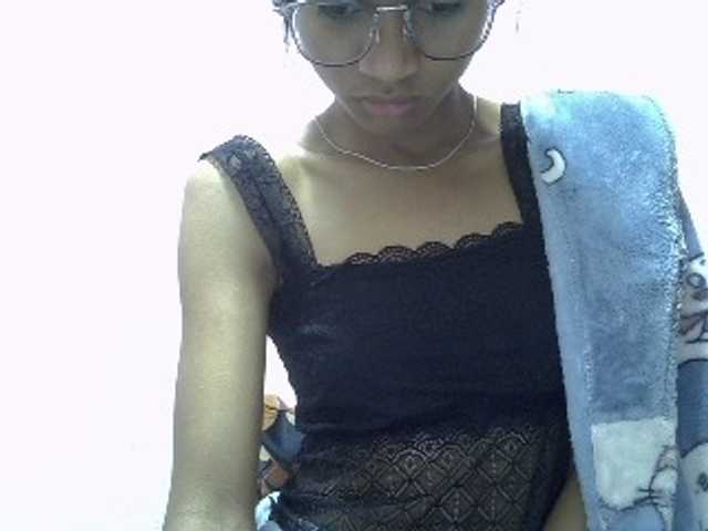 Yalane, live now on BongaCams