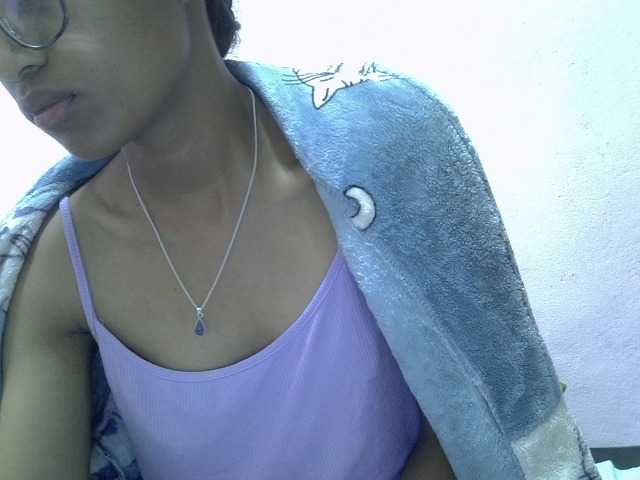 Yalane live cam on BongaCams