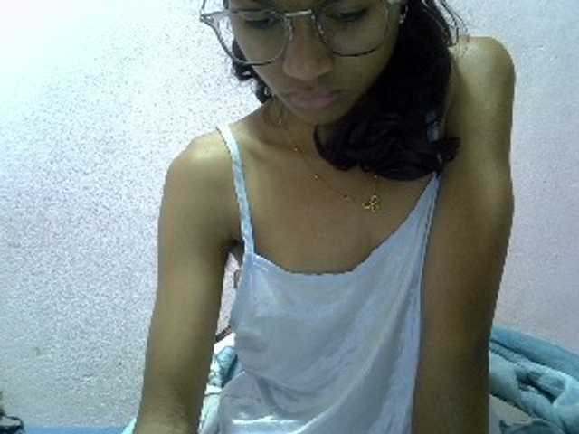 Yalane live webcam show
