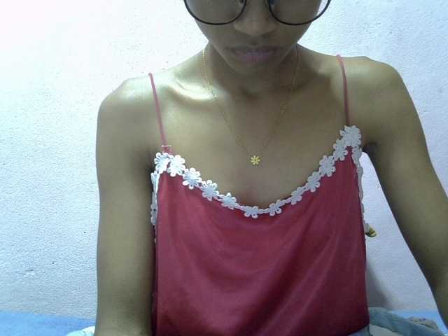 Yalane live cam on BongaCams