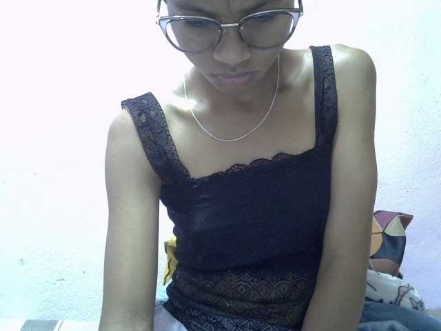 Yalane live cam on BongaCams