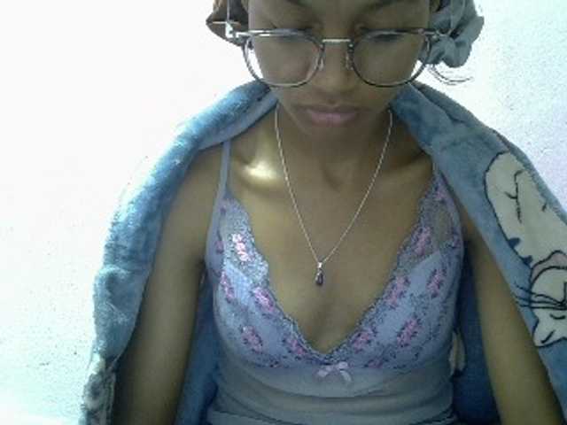Yalane live cam on BongaCams