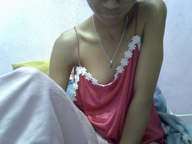 Yalane live cam on BongaCams