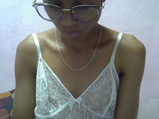 Yalane live cam on BongaCams