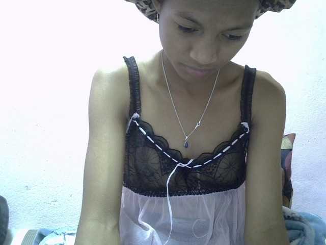 Yalane live cam on BongaCams