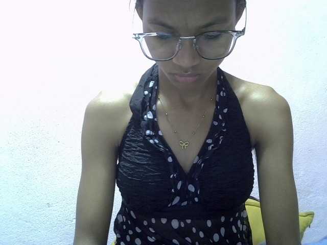 Yalane live cam on BongaCams