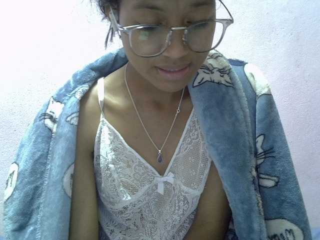 Yalane live cam on BongaCams