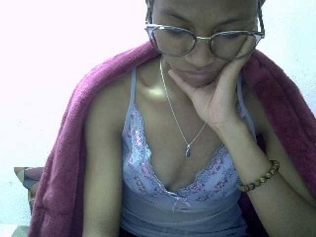 Yalane live cam on BongaCams