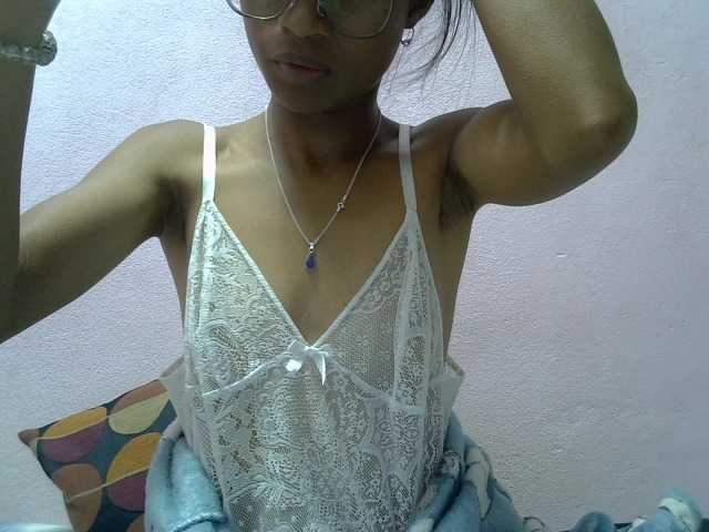 Yalane live cam on BongaCams