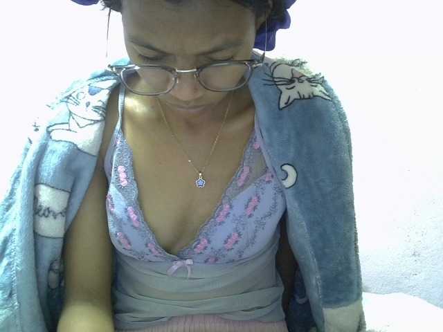 Yalane live cam on BongaCams