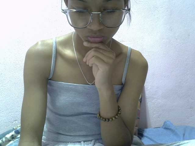 Yalane live cam on BongaCams