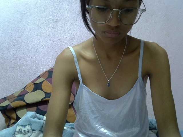 Yalane live cam on BongaCams