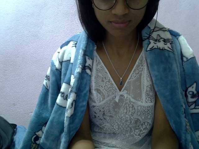 Yalane live cam on BongaCams