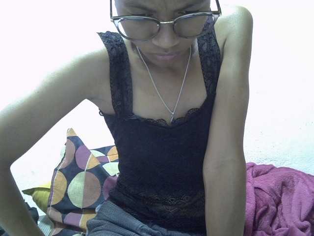 Yalane live cam on BongaCams
