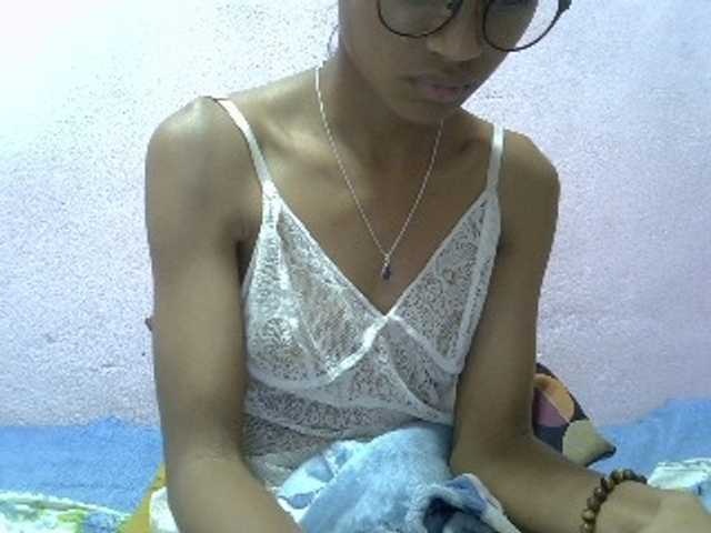Yalane live cam on BongaCams
