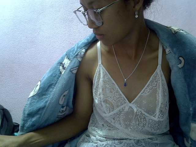Yalane live cam on BongaCams