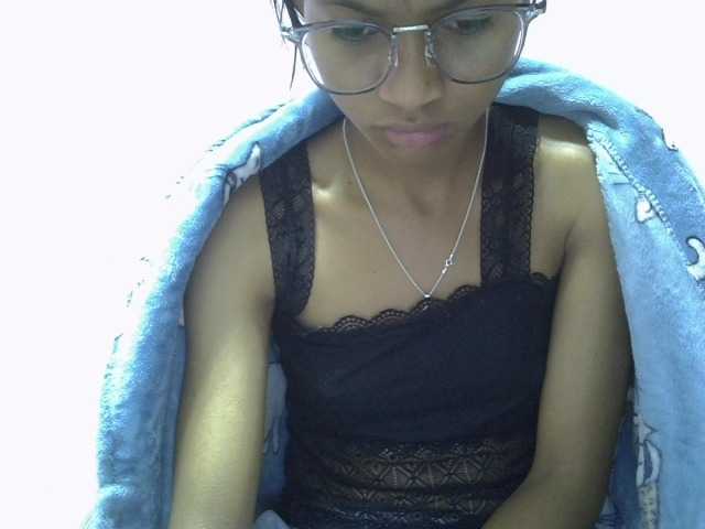 Yalane live cam on BongaCams