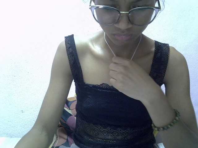 Yalane live cam on BongaCams