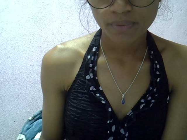 Yalane live cam on BongaCams