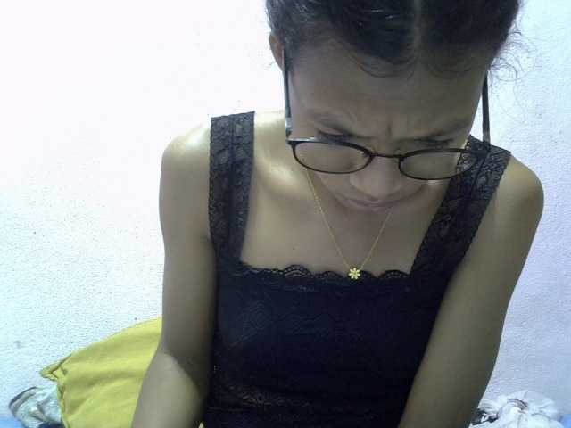 Yalane live cam on BongaCams