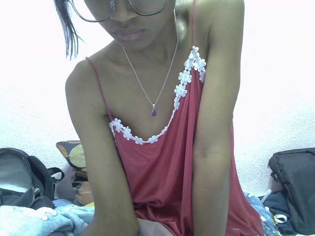 Yalane live cam on BongaCams