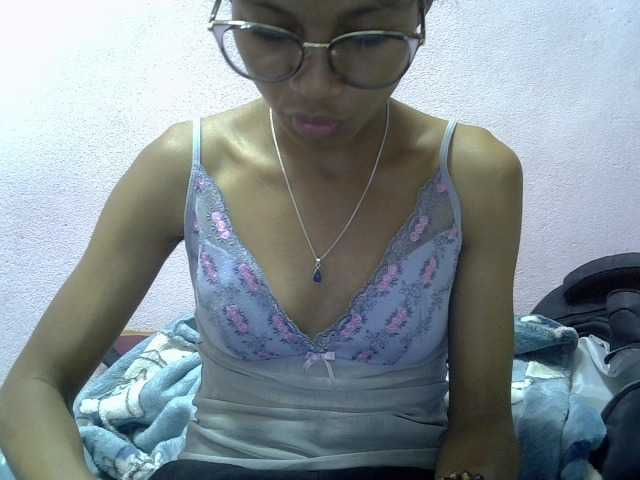 Yalane live cam on BongaCams